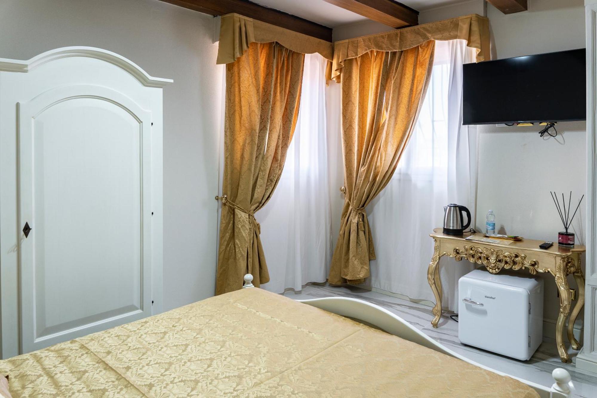 Palazzo Titti Rialto Suites Venedig Exteriör bild