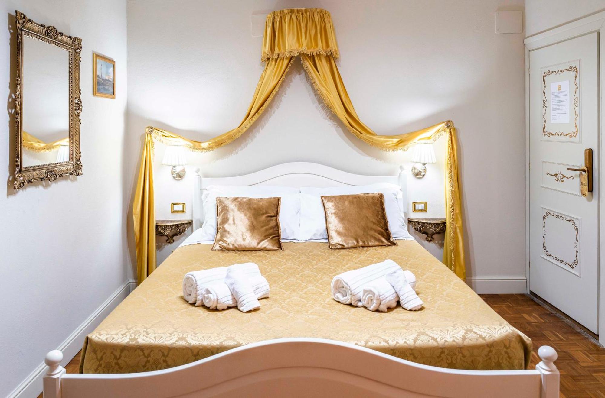 Palazzo Titti Rialto Suites Venedig Exteriör bild