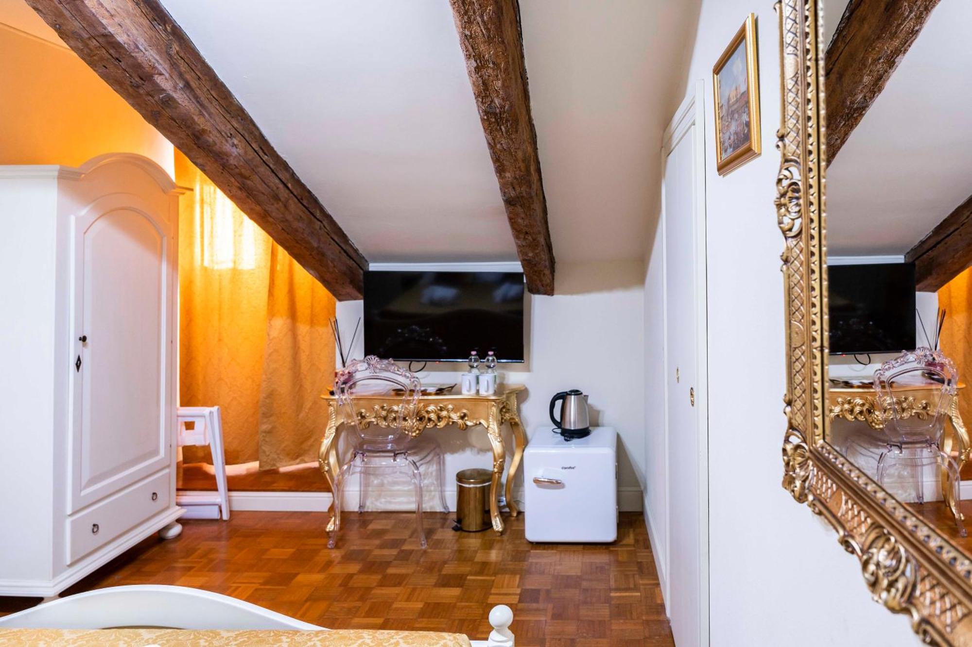 Palazzo Titti Rialto Suites Venedig Exteriör bild