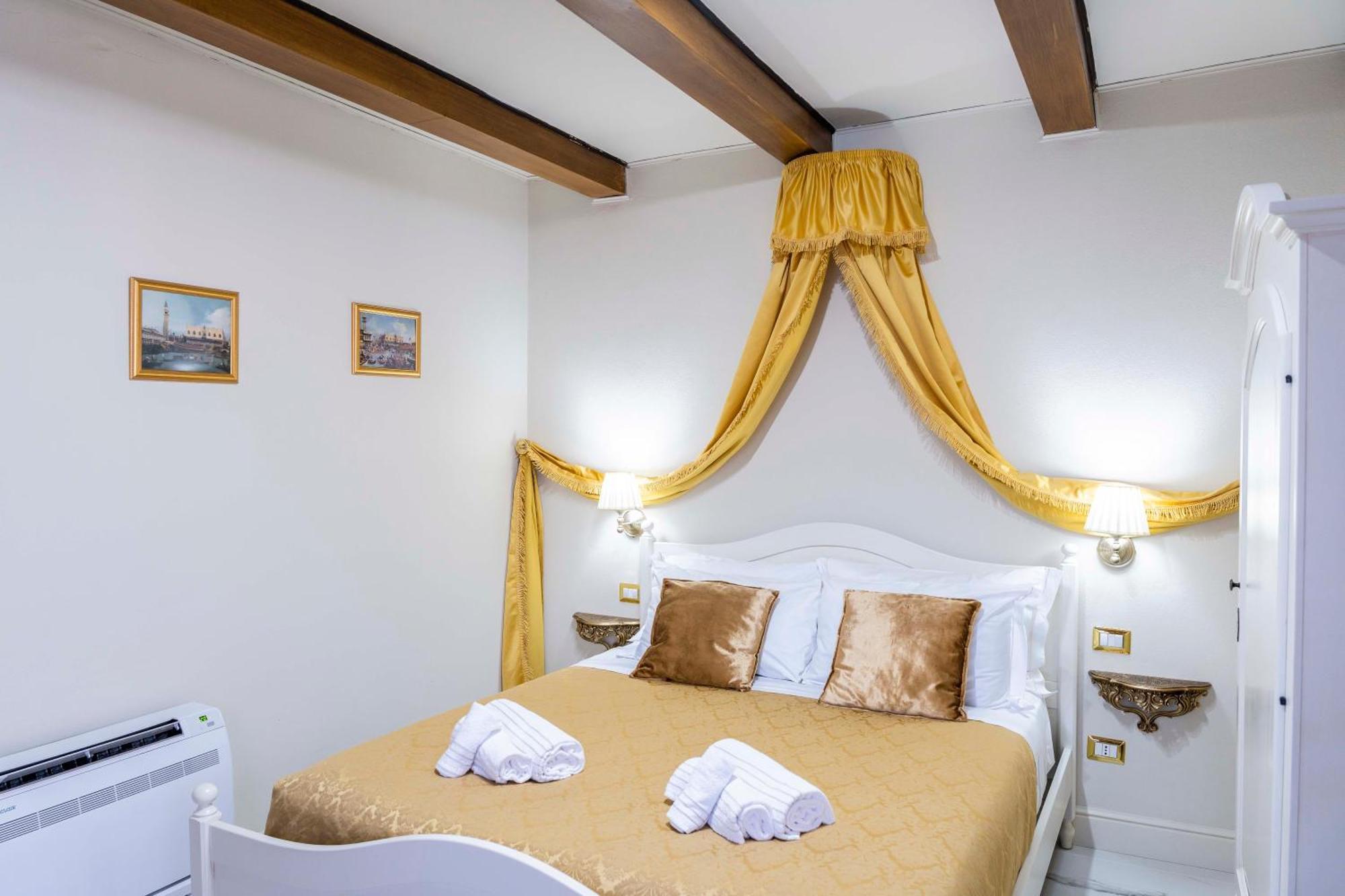 Palazzo Titti Rialto Suites Venedig Exteriör bild