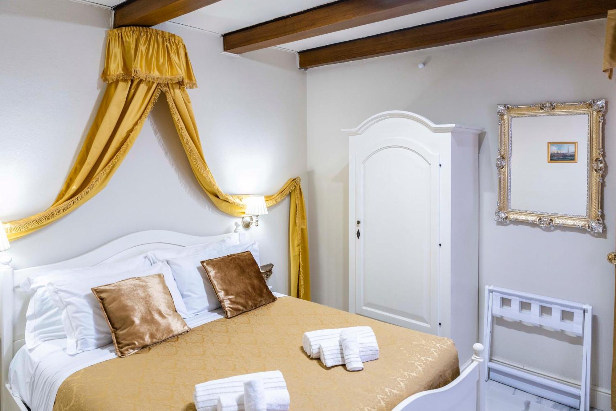 Palazzo Titti Rialto Suites Venedig Exteriör bild