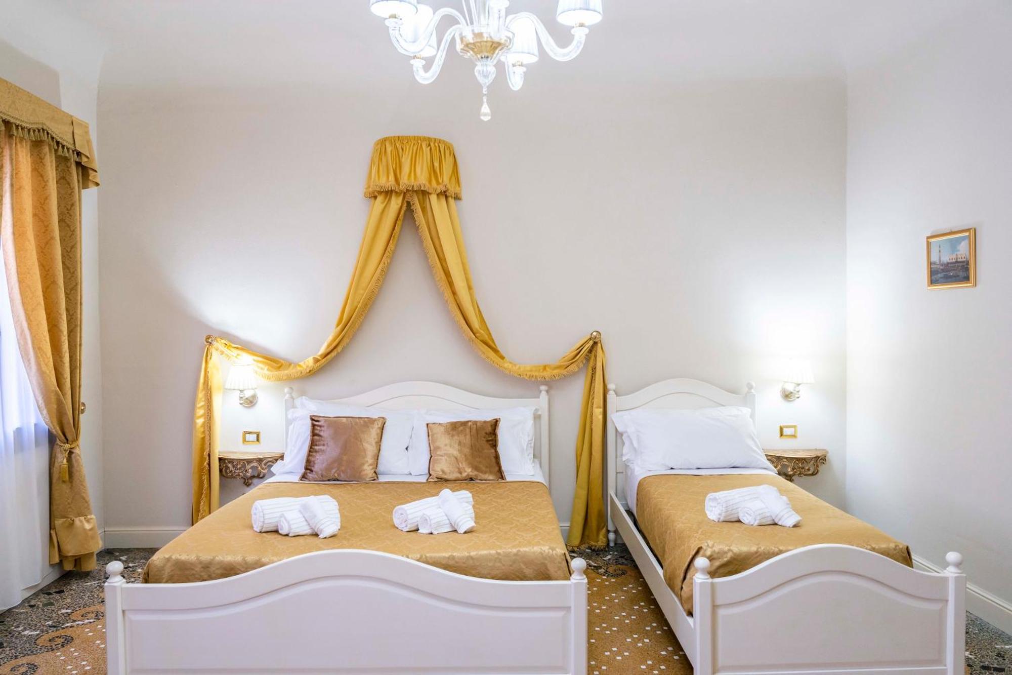 Palazzo Titti Rialto Suites Venedig Exteriör bild