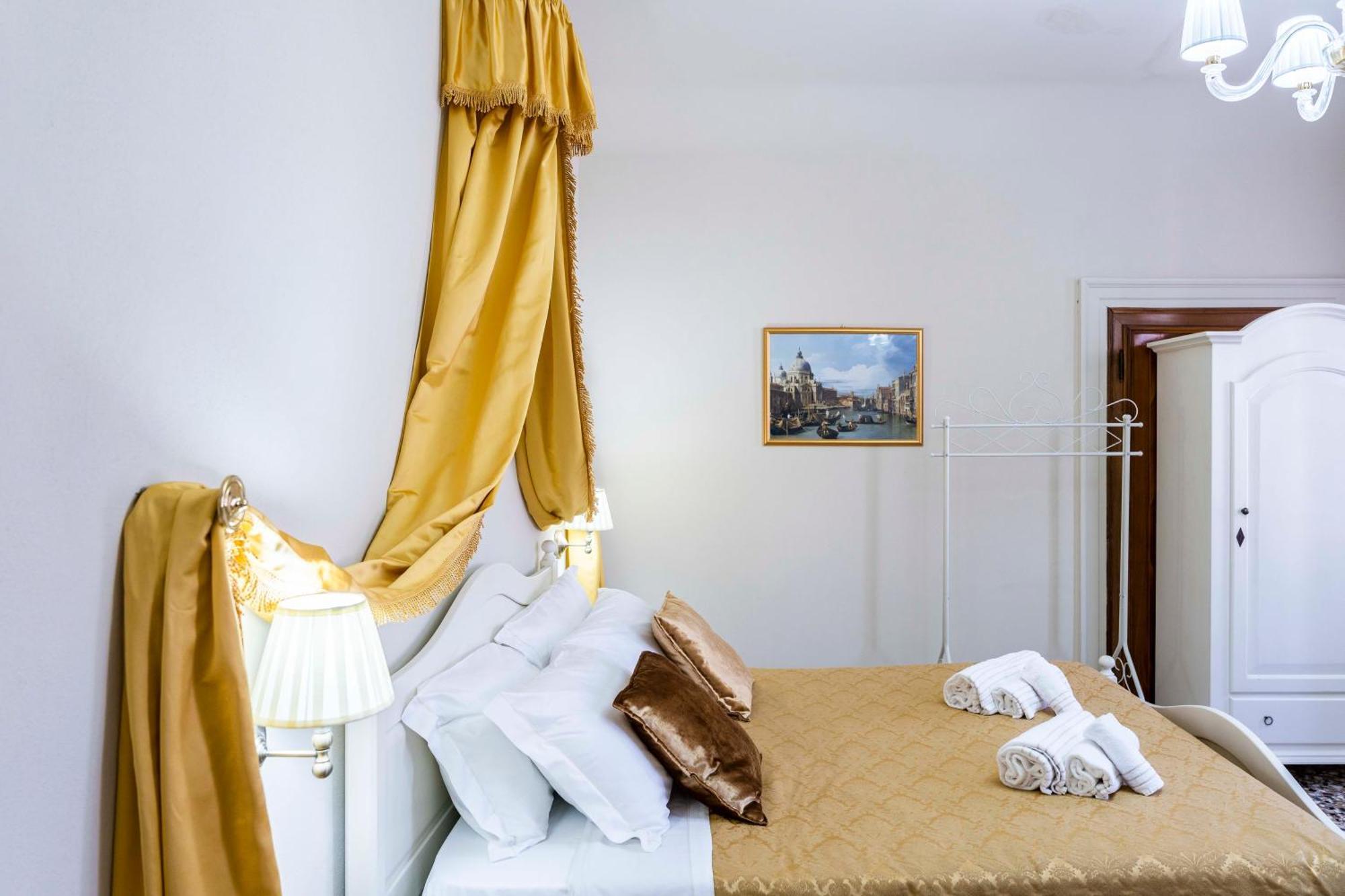 Palazzo Titti Rialto Suites Venedig Exteriör bild