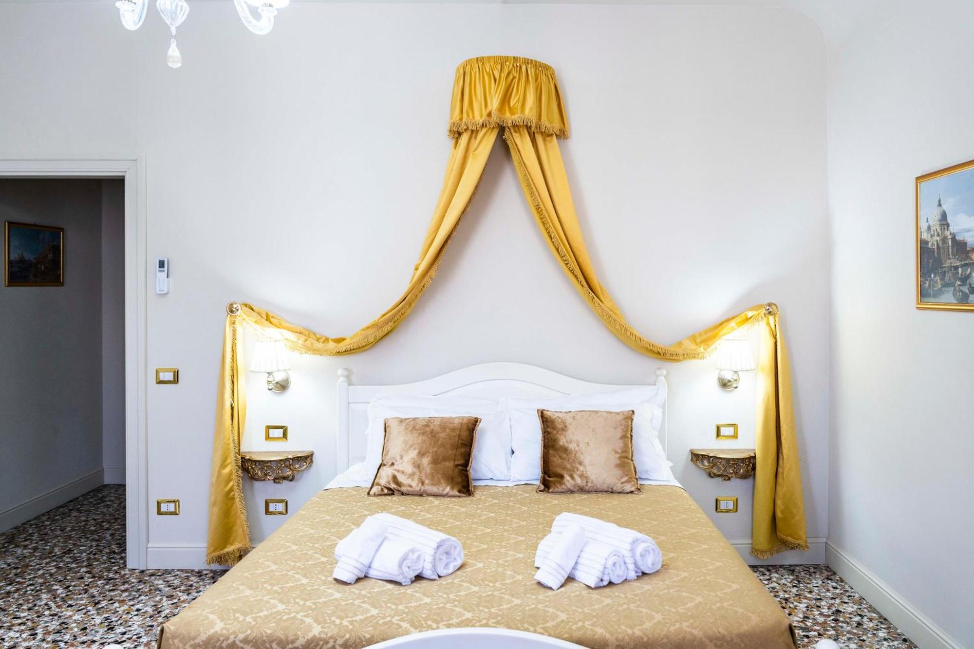 Palazzo Titti Rialto Suites Venedig Exteriör bild