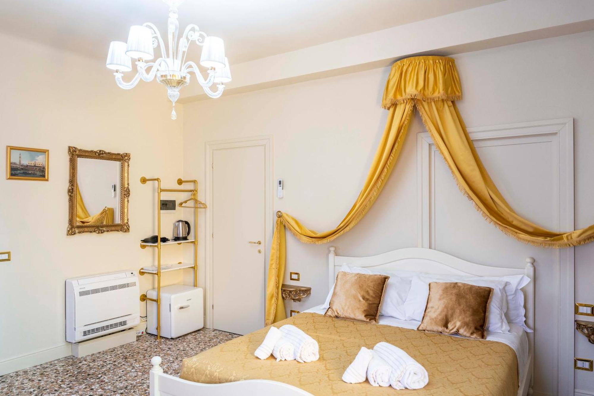 Palazzo Titti Rialto Suites Venedig Exteriör bild