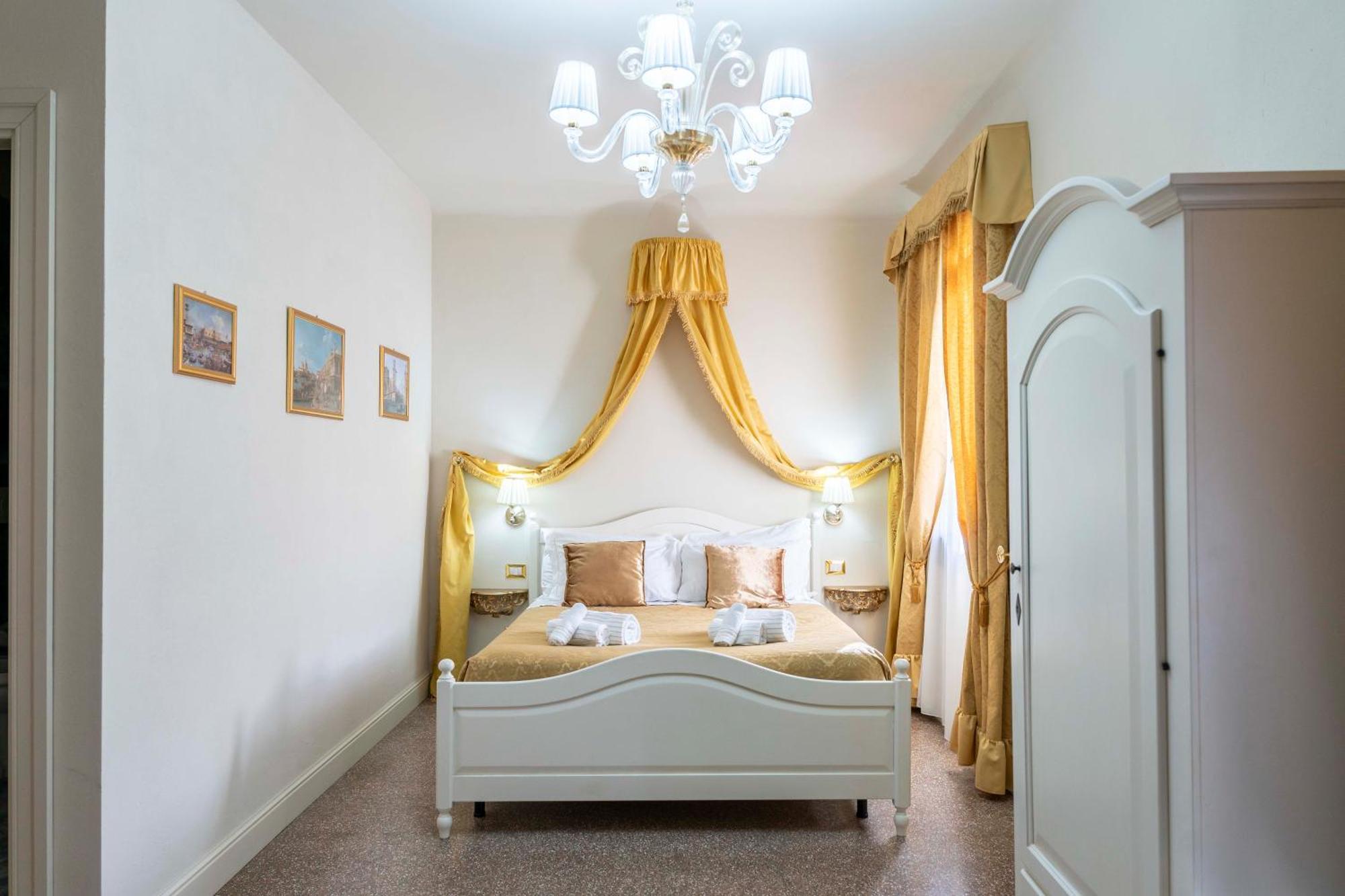Palazzo Titti Rialto Suites Venedig Exteriör bild